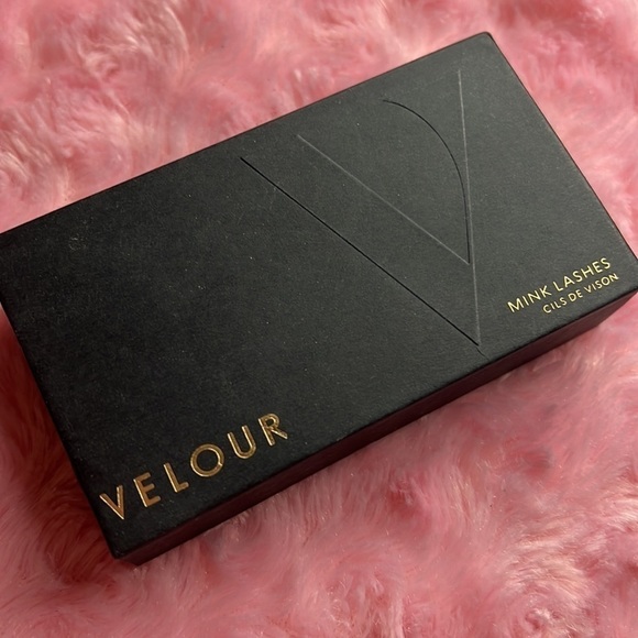 Velour Luxury Mink Lashes in Dark Side - Picture 3 of 6